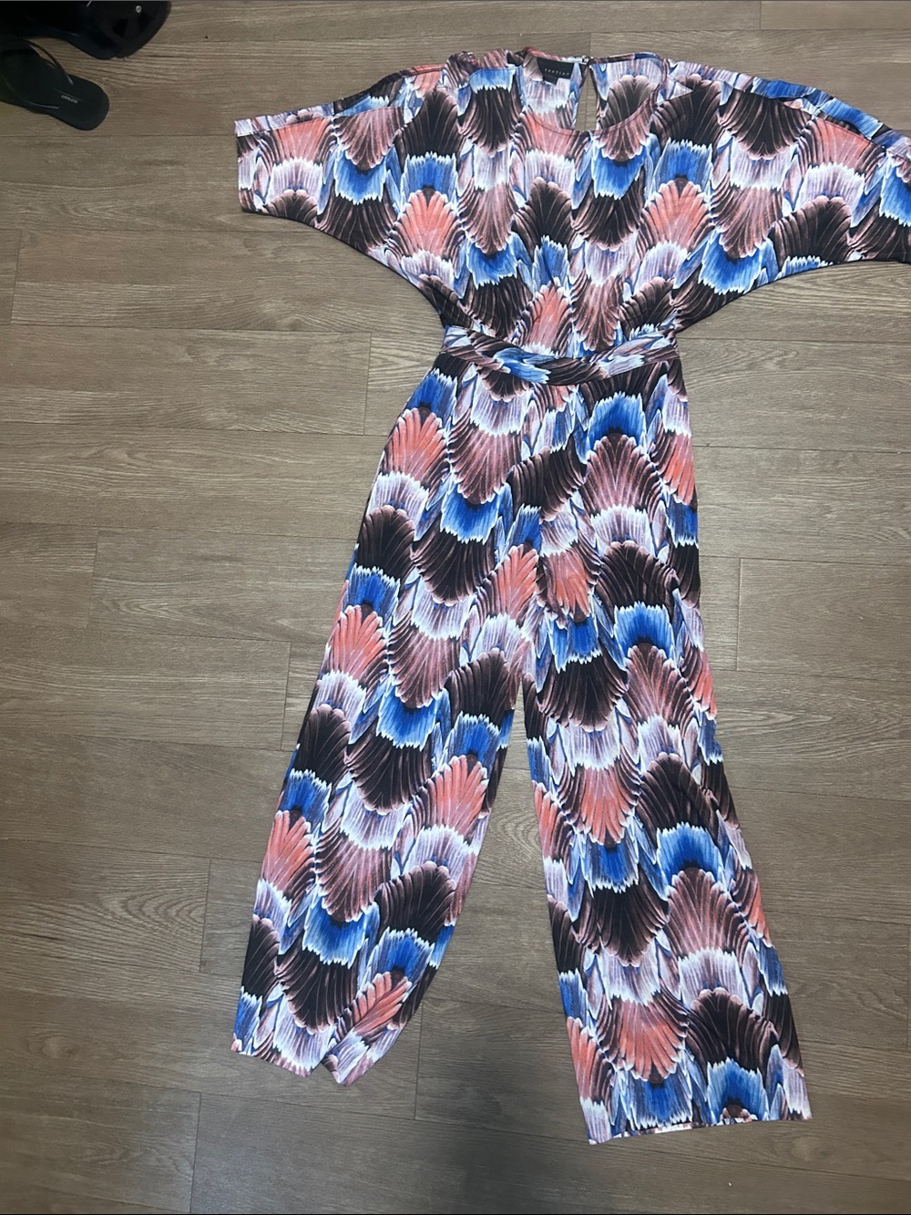 attention Multicolor Pleated Jumpsuit with Coral and Blue Fan Print